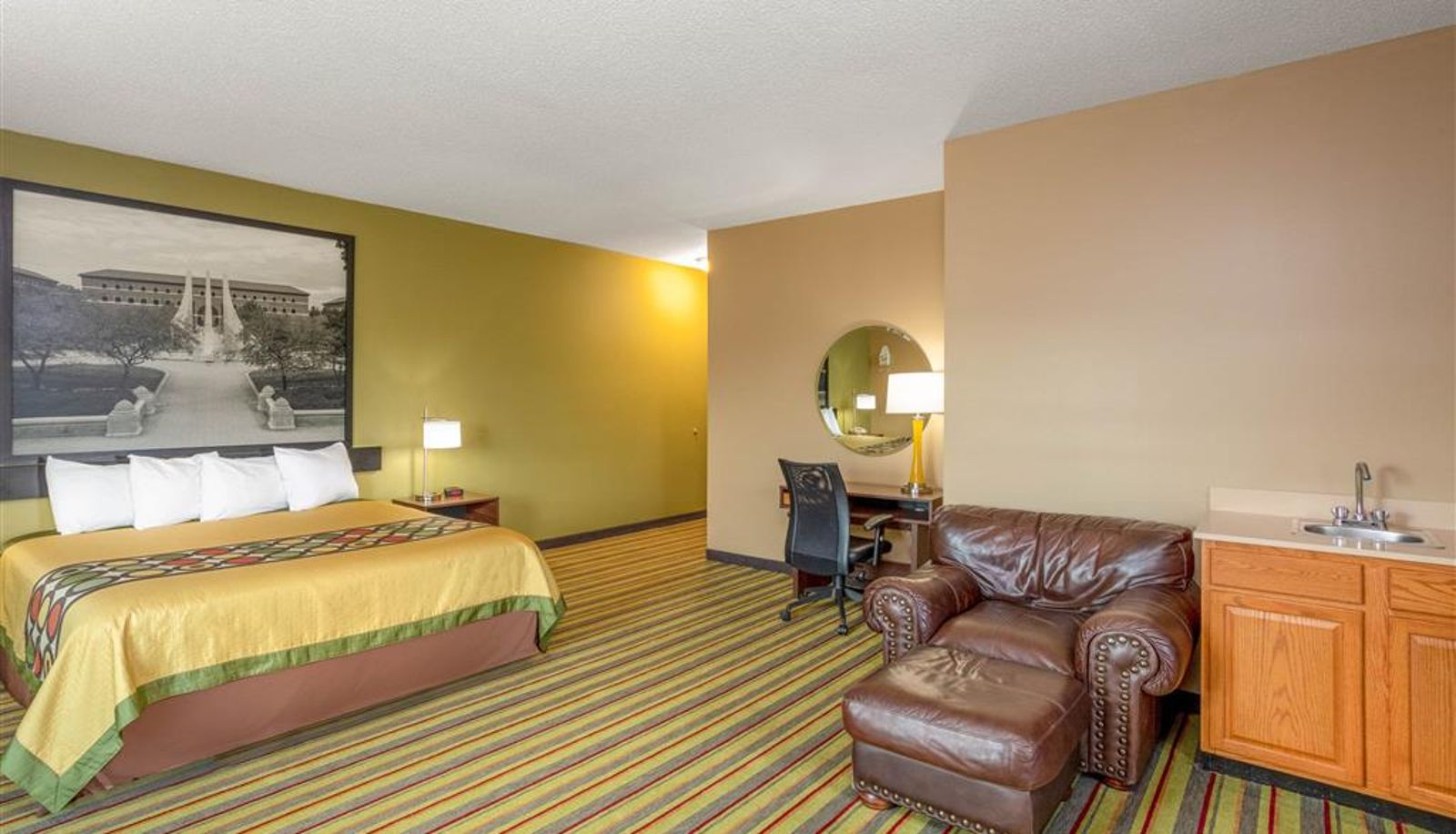 Suite - Super 8 by Wyndham Goshen