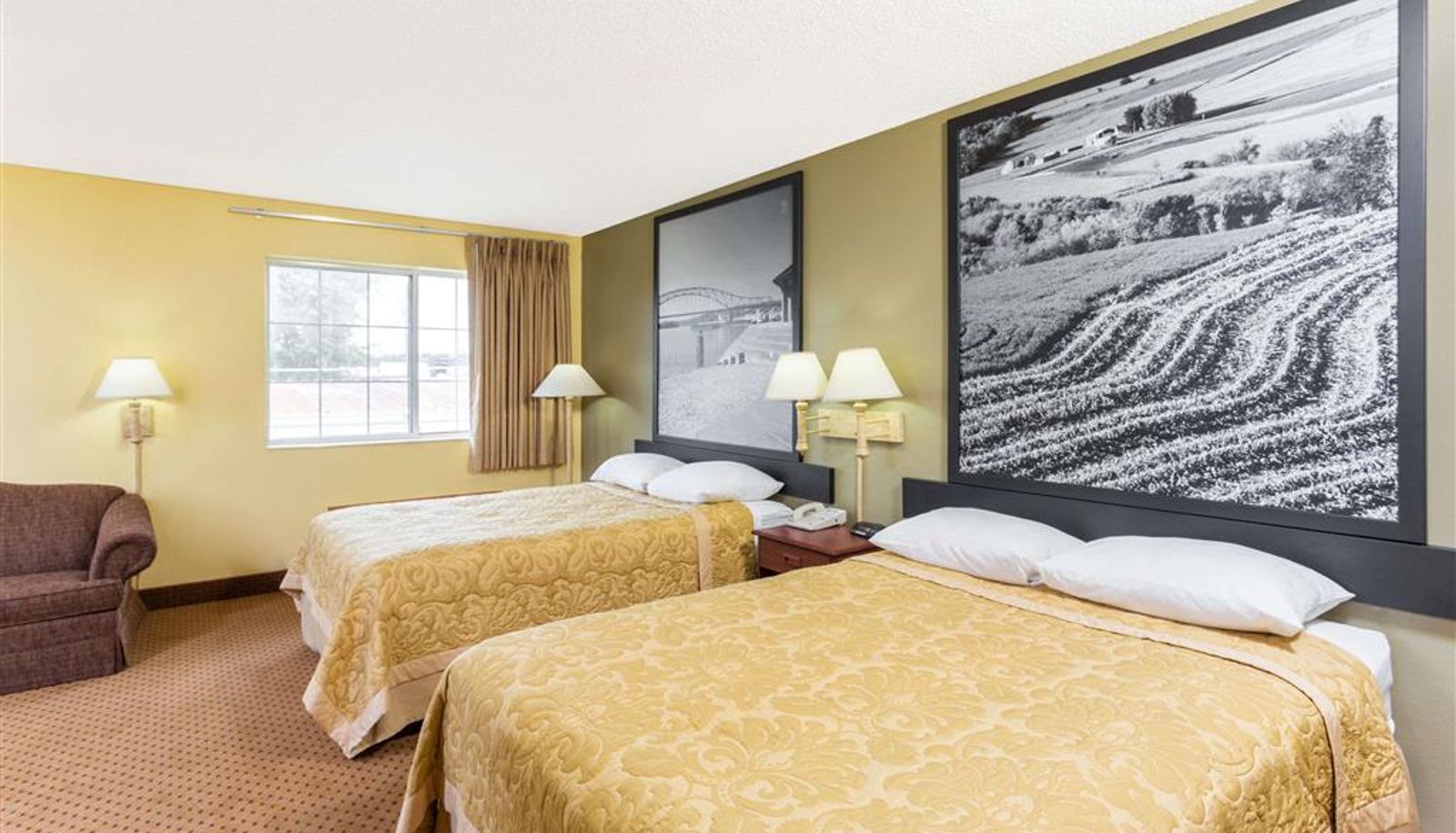 Room - Super 8 by Wyndham Osage