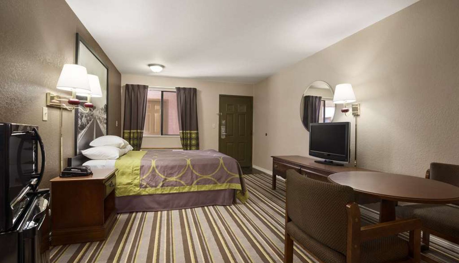 Room - Super 8 by Wyndham Childress
