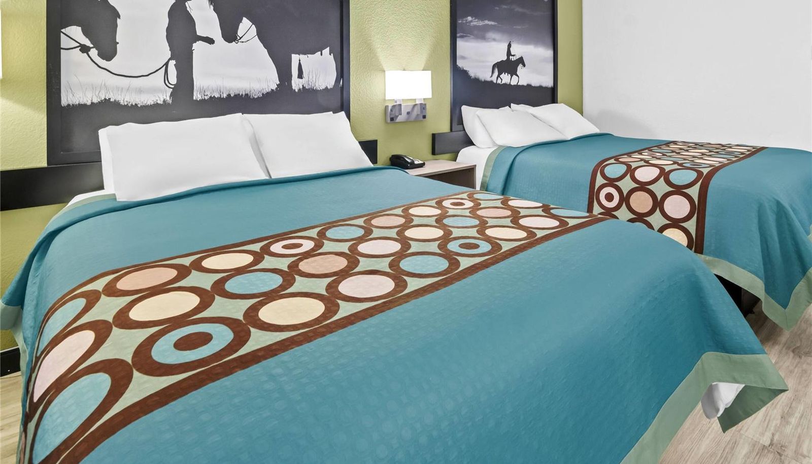 Room - Super 8 by Wyndham Weatherford