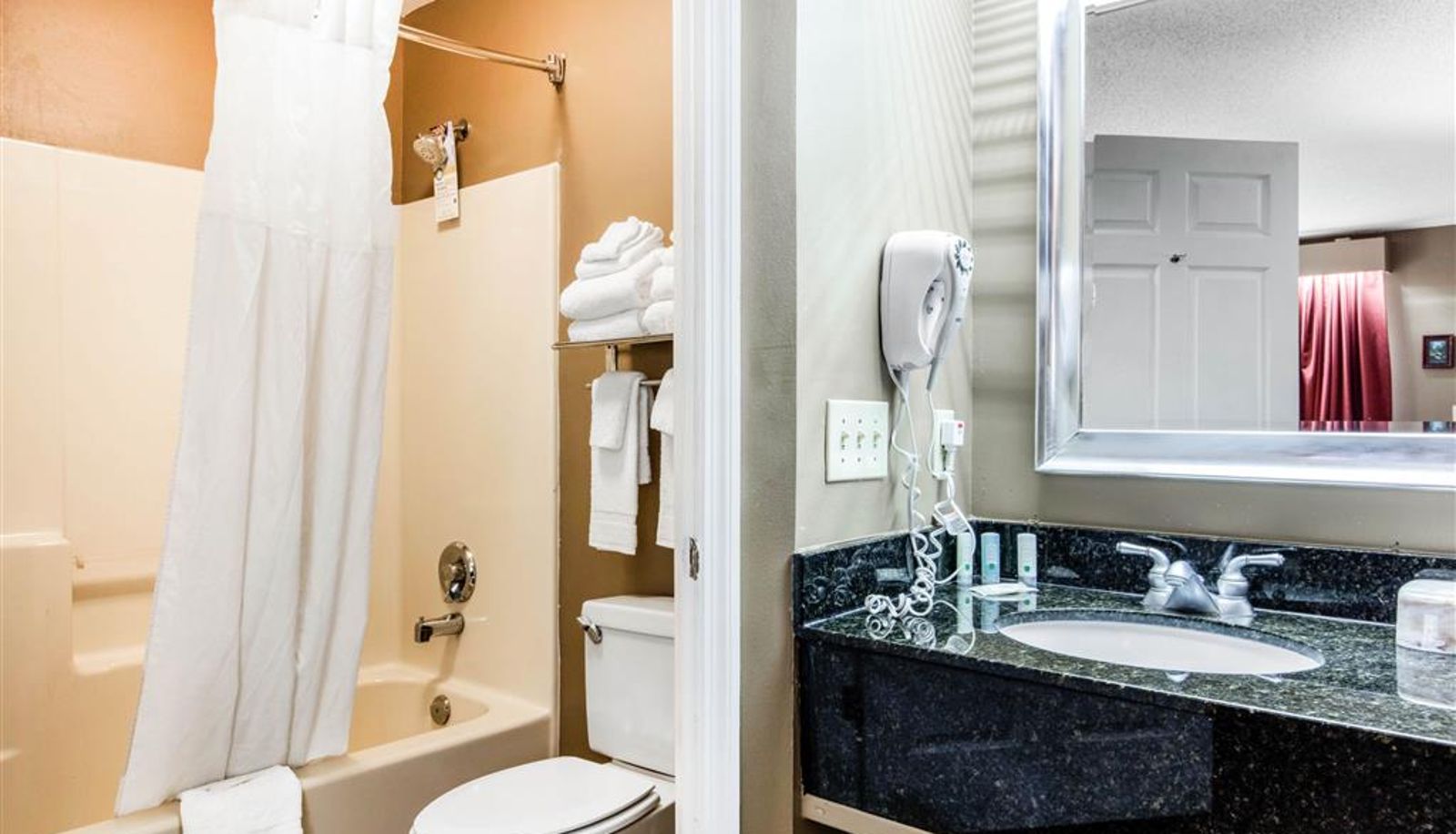 Zimmer - Quality Inn Bessemer I-20 exit 108