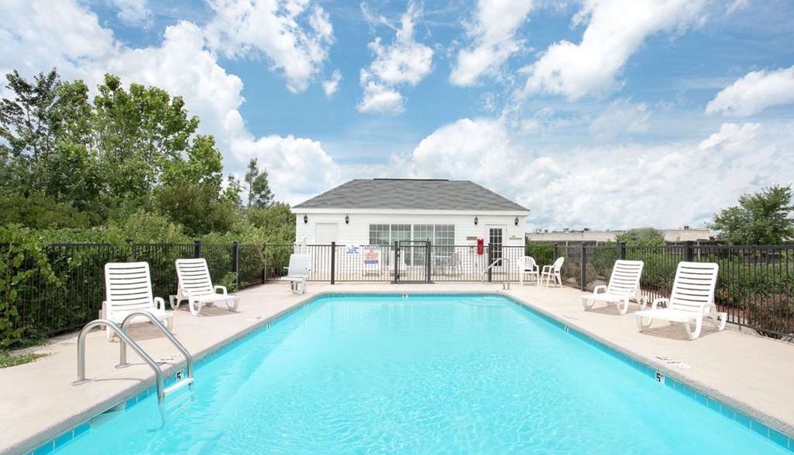 Piscina - Baymont by Wyndham Roanoke Rapids
