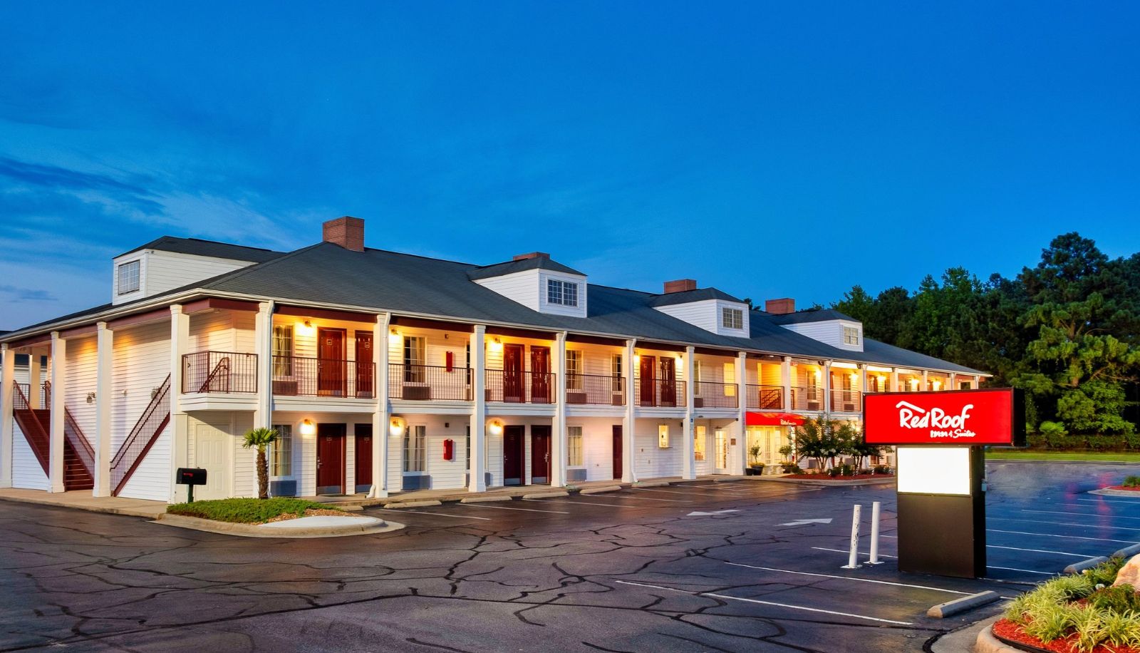 Informacje - Red Roof Inn & Suites Wilson