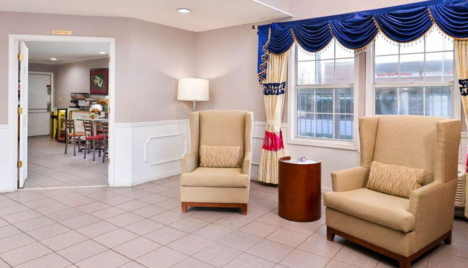 Hall - Jameson Inn Winder