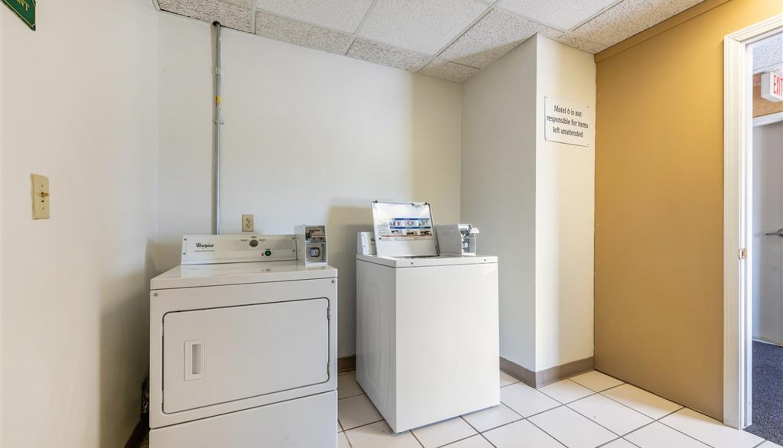Interior view - LA Motel 6 Shreveport