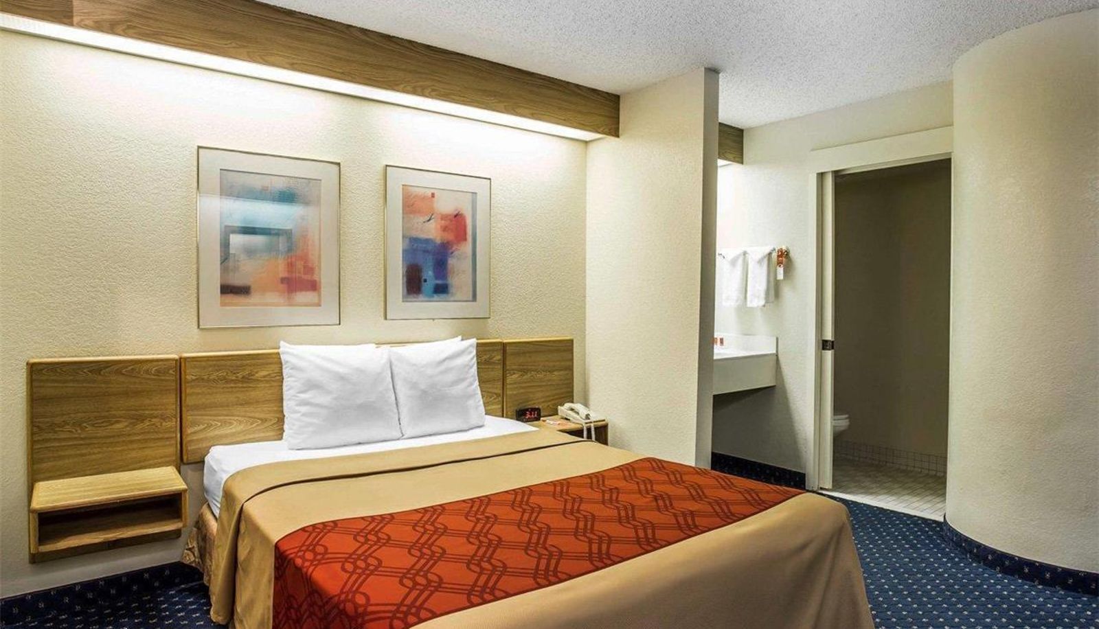 Room - Econo Lodge Denver International Airport
