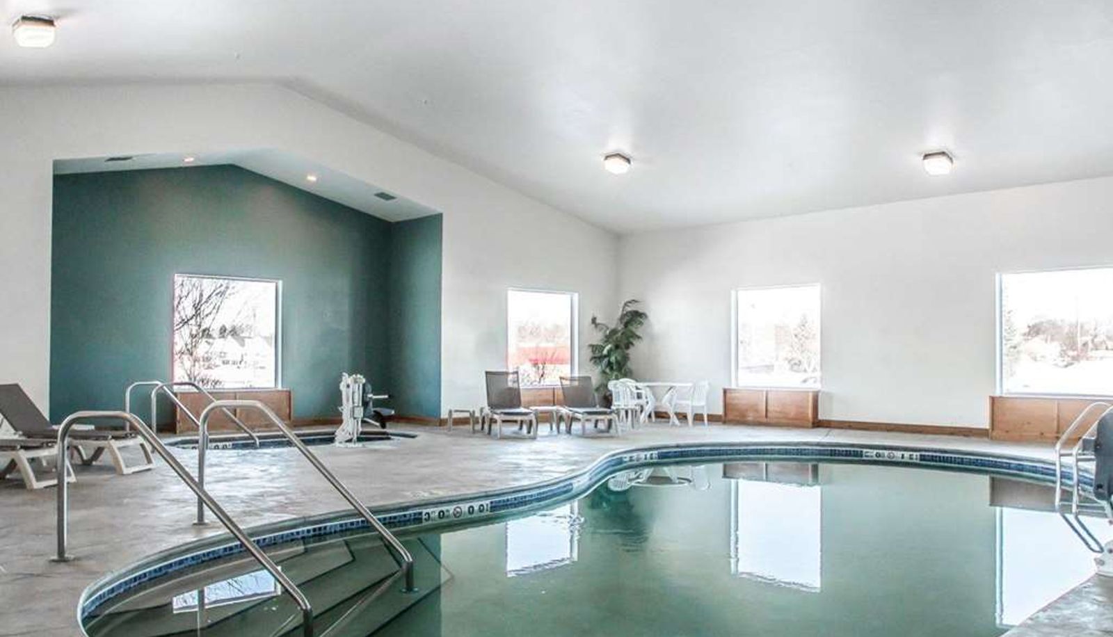 Pool - Sleep Inn & Suites Mount Vernon