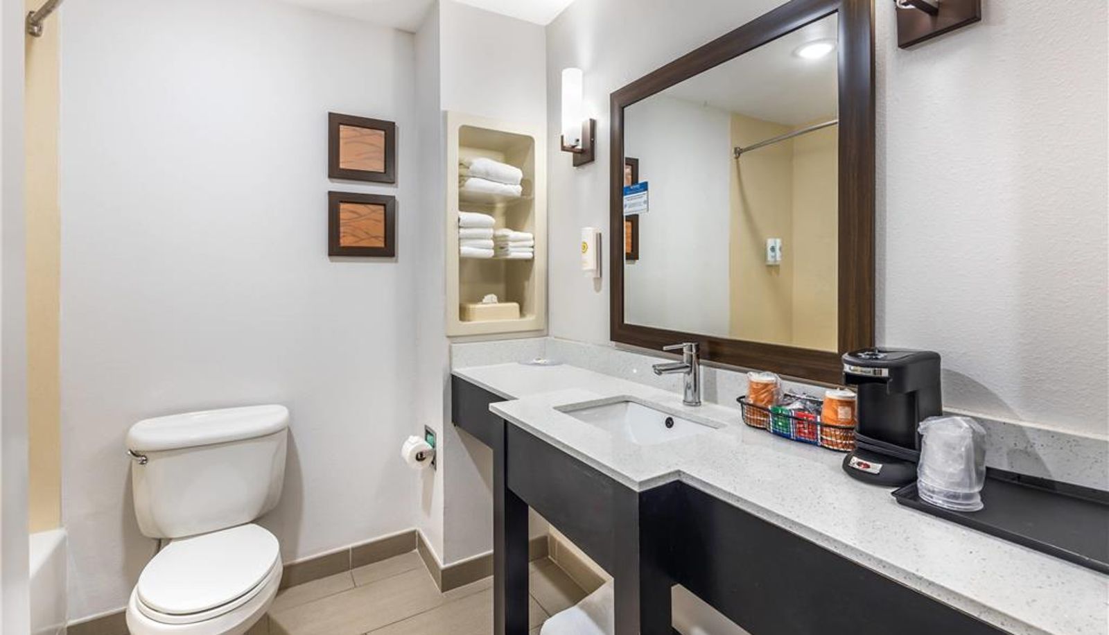 Camera - Comfort Inn & Suites Chattanooga West - Lookout Mountain