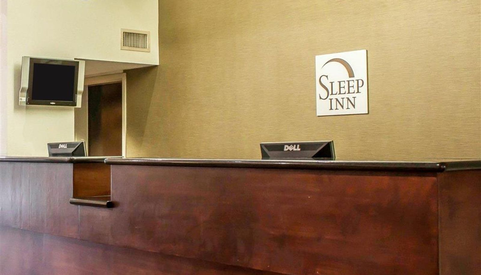 Hal - SLEEP INN MAINGATE SIX FLAGS