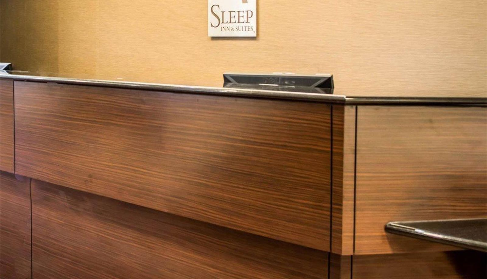 Hal - SLEEP INN AND SUITES STONY CREEK PETERSB