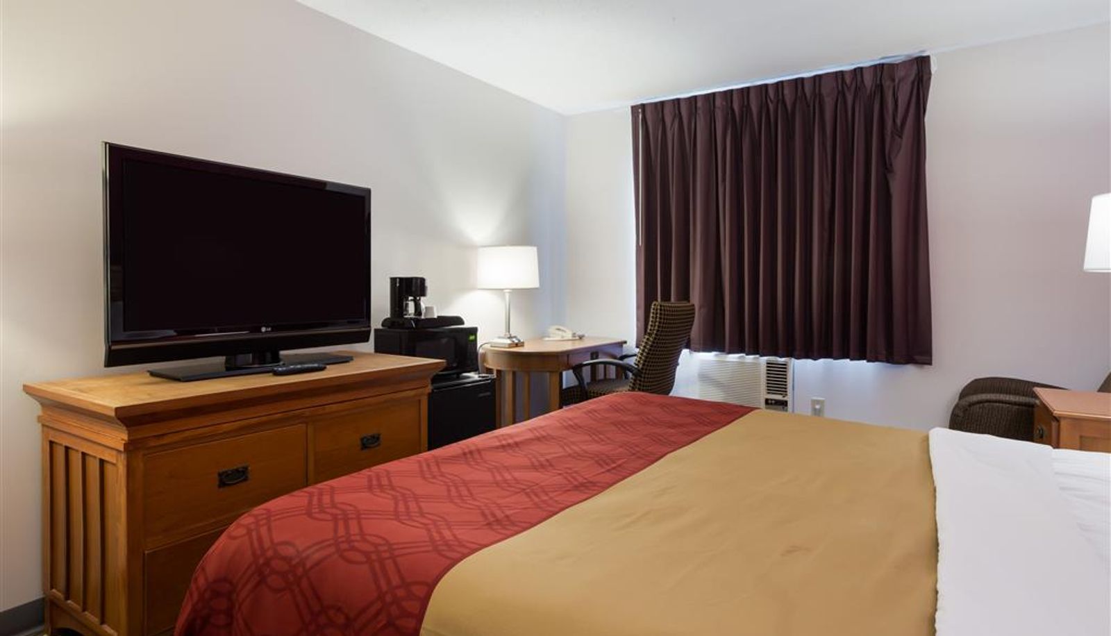 Chambre - Econo Lodge Inn & Suites Escanaba North