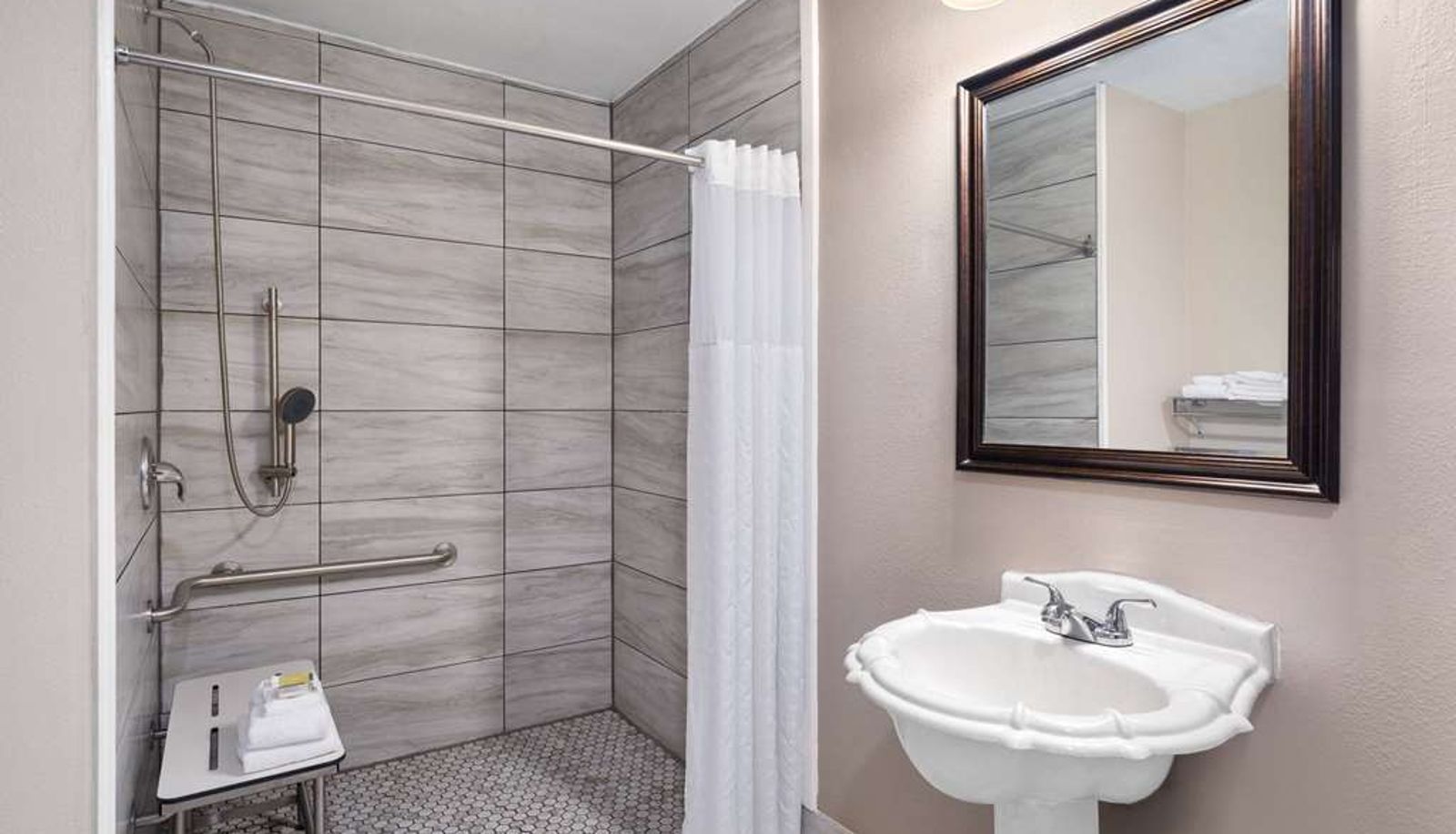 Kamer - Travelodge by Wyndham Tucson AZ