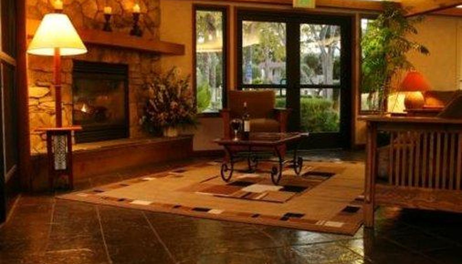 Hall - Los Gatos Lodge
