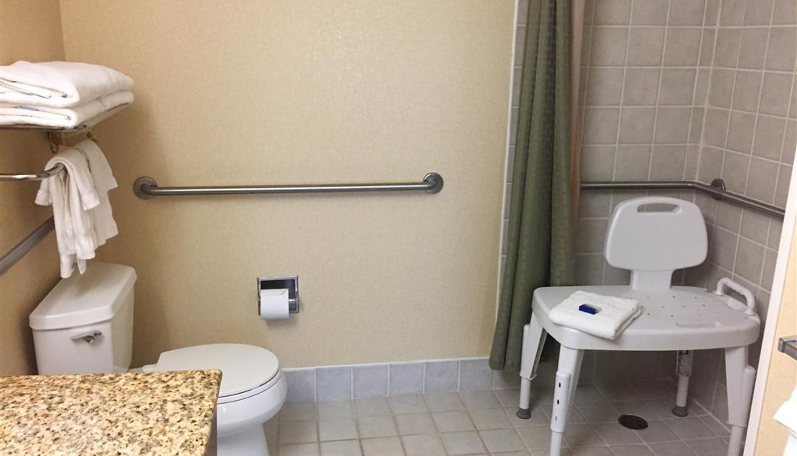 Room - Best Western Plus Hannaford Inn & Suites