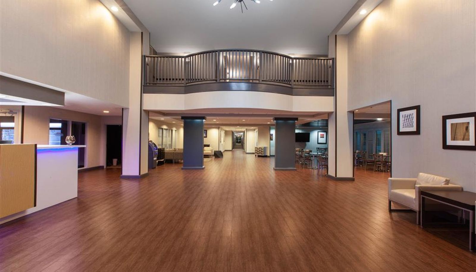 Hall - Wingate by Wyndham Oklahoma City Airport