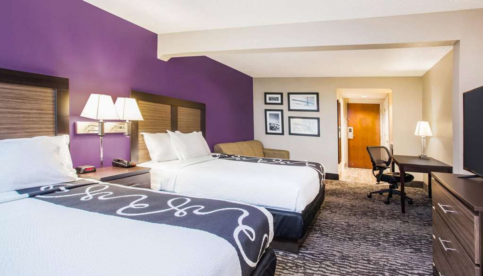 Room - La Quinta Inn & Suites by Wyndham Clearwater South
