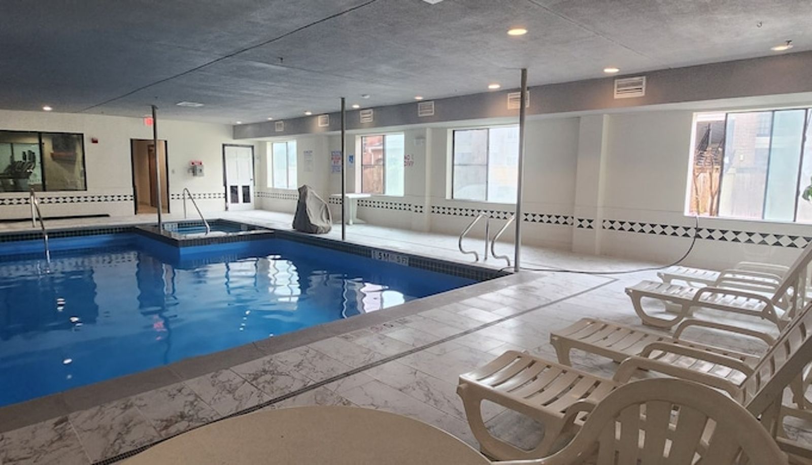 Piscina - Wingate by Wyndham Houston / Willowbrook