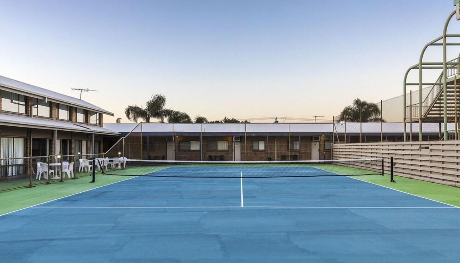 Tennis court - MARION HOTEL AND APARTMENTS
