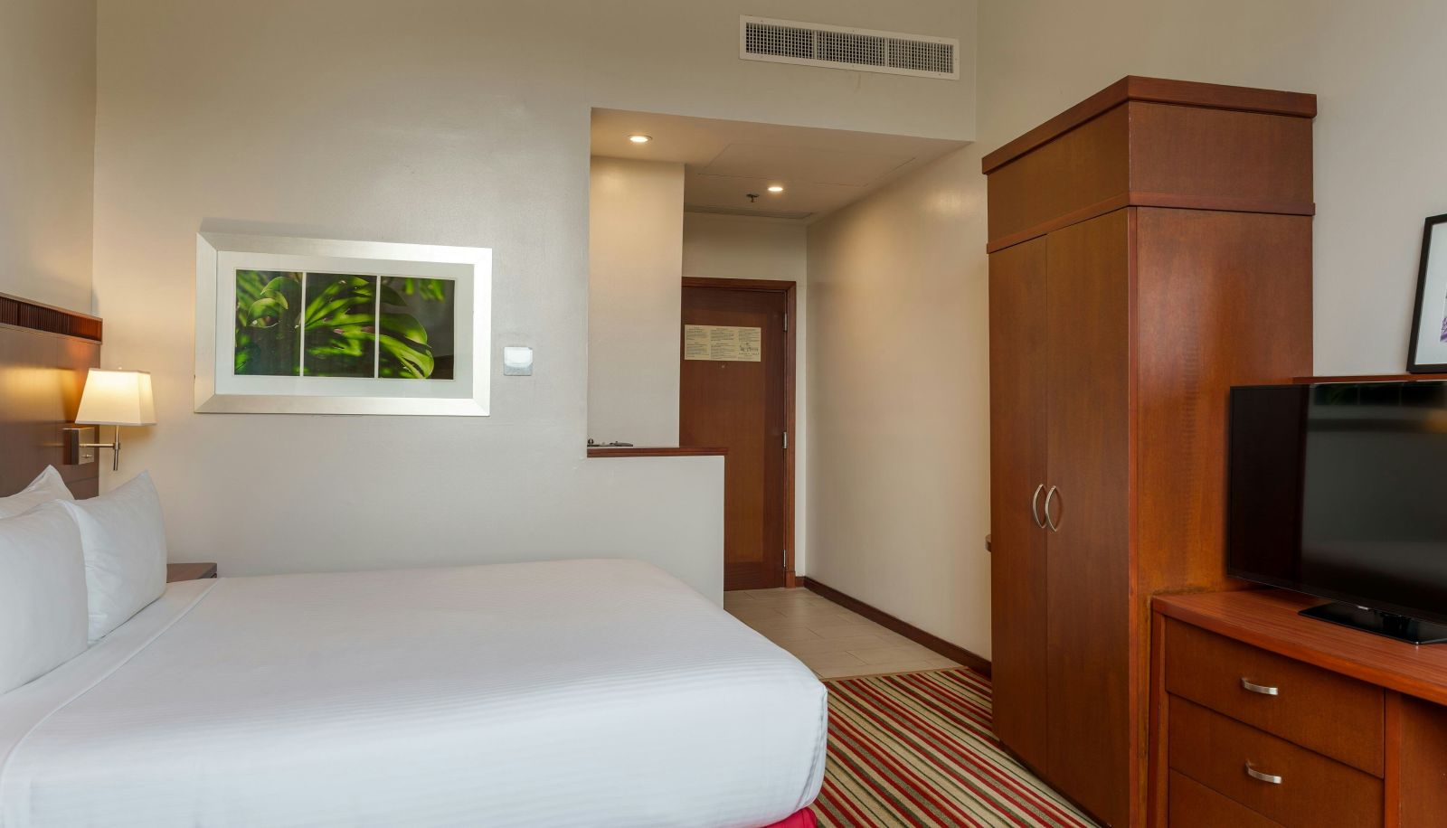 Room - Courtyard by Marriott Panama Multiplaza Mall