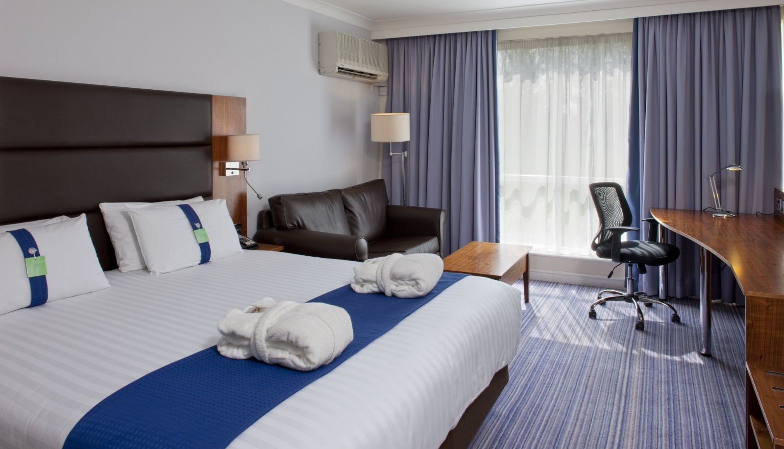Zimmer - Holiday Inn NEWPORT by IHG