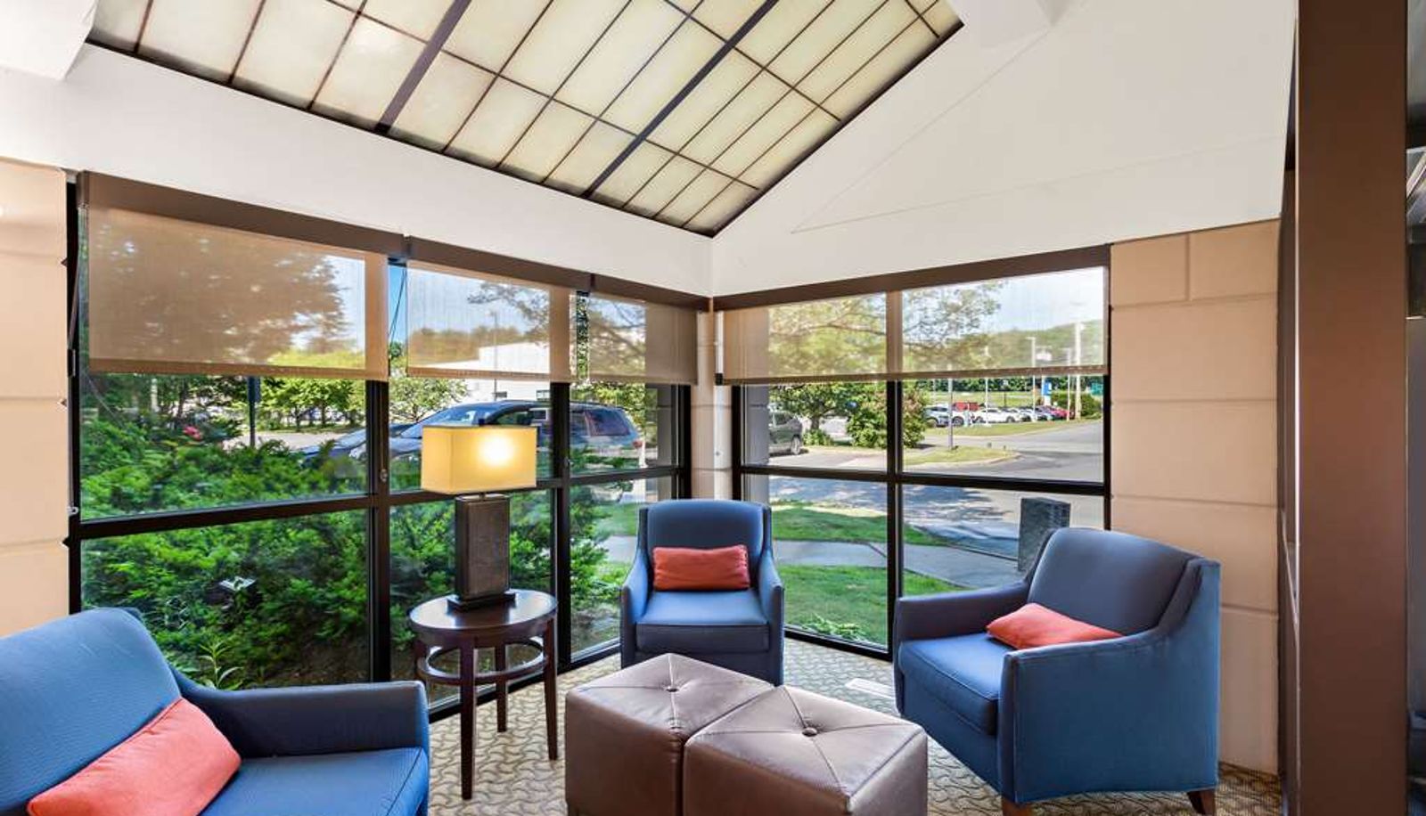 Hall - Comfort Inn White River Junction