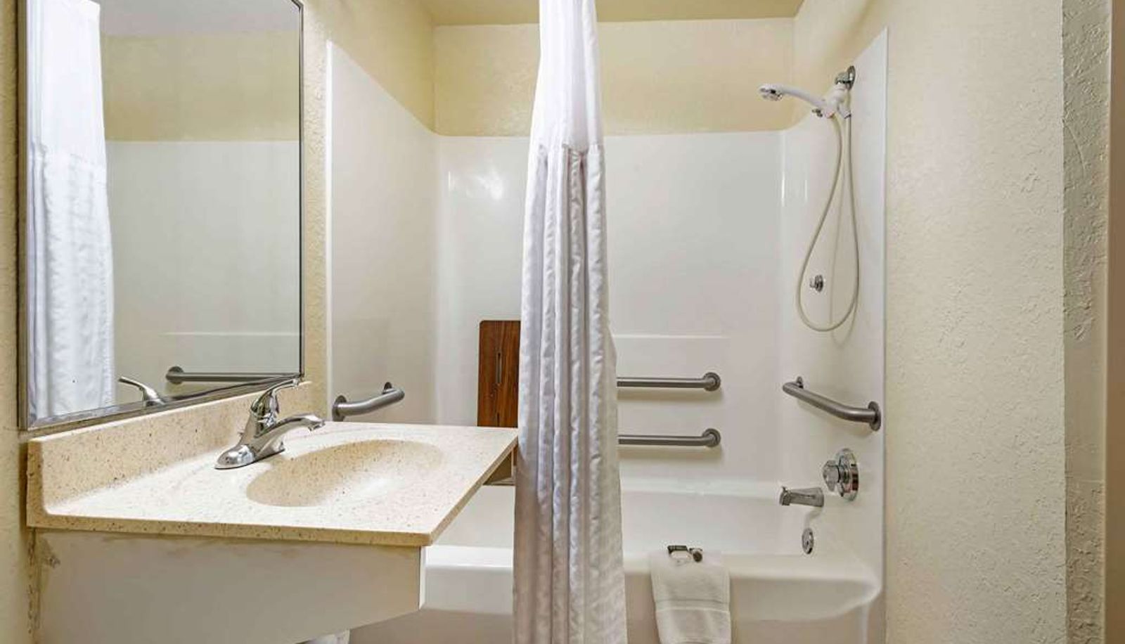 Room - Extended Stay America - Princeton - South Brunswick