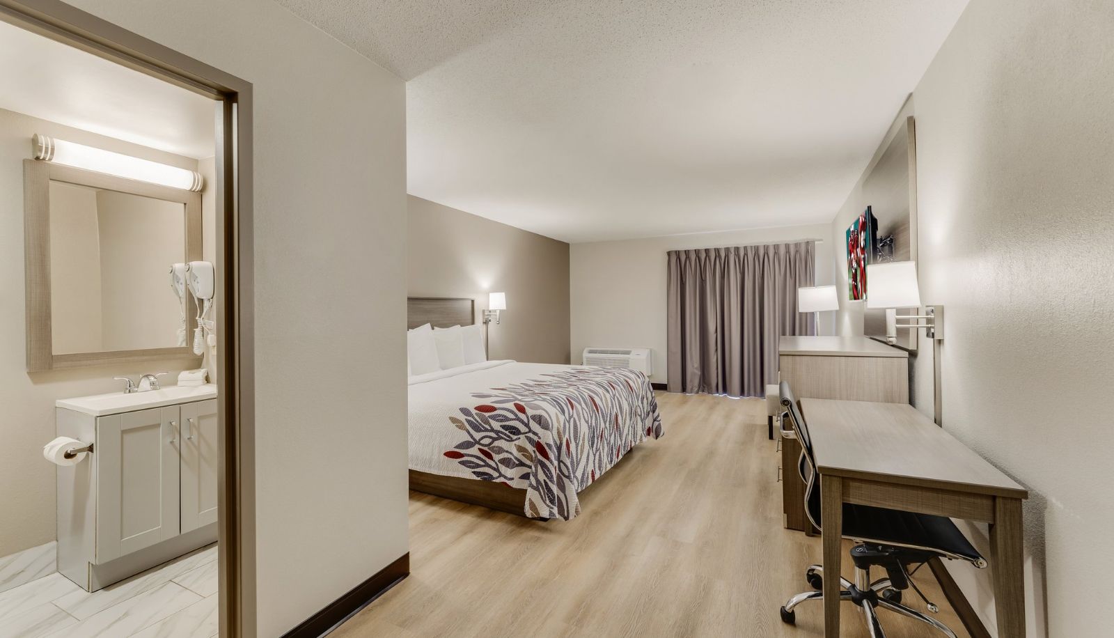 Chambre - RI Red Roof Inn & Suites Newport -Middletown