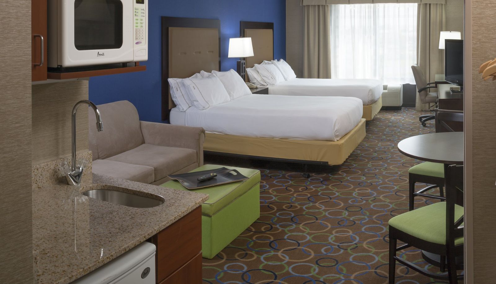 Camera - Holiday Inn Express & Suites MANCHESTER-AIRPORT by IHG