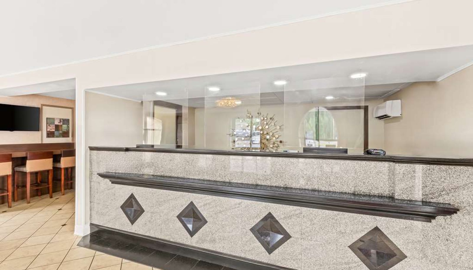 Hall - Best Western Hazlet Inn