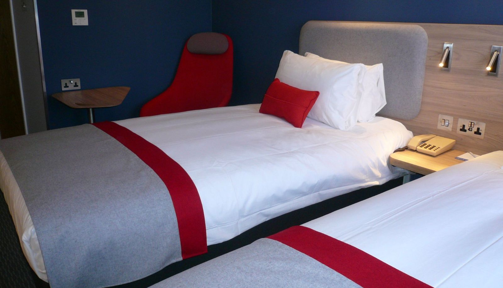 Zimmer - Holiday Inn Express OXFORD - KASSAM STADIUM by IHG