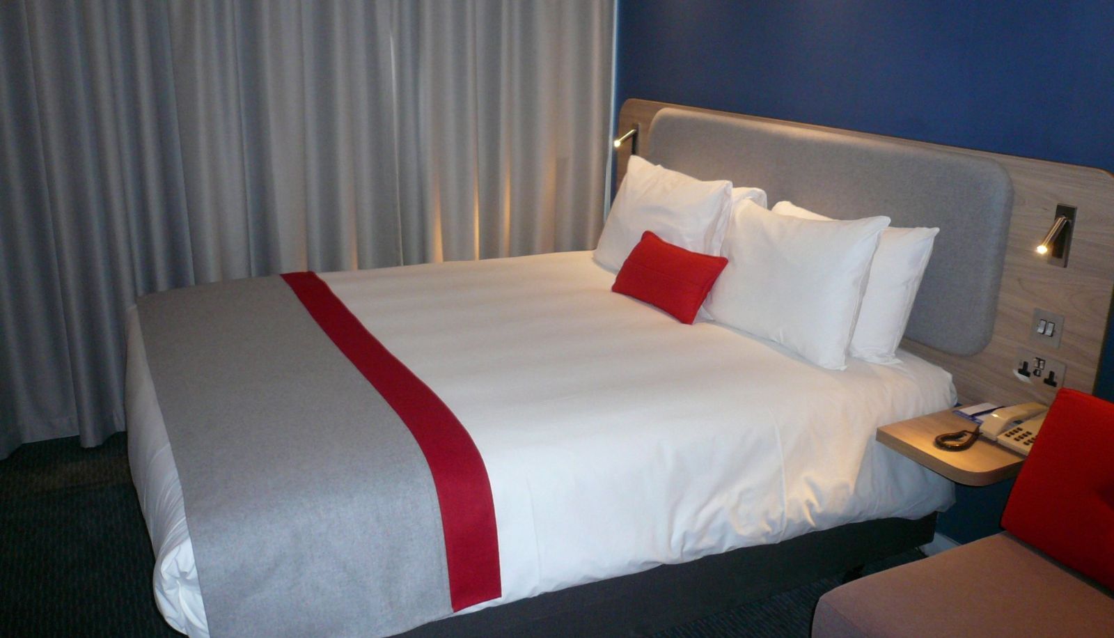 Room - Holiday Inn Express OXFORD - KASSAM STADIUM by IHG