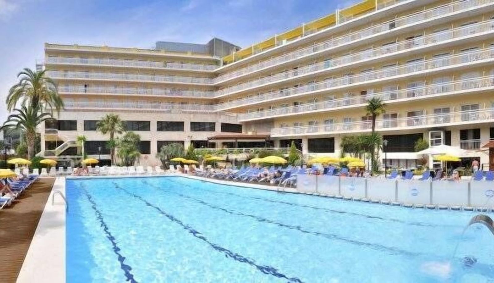 Pool - Oasis Park Junior Suites