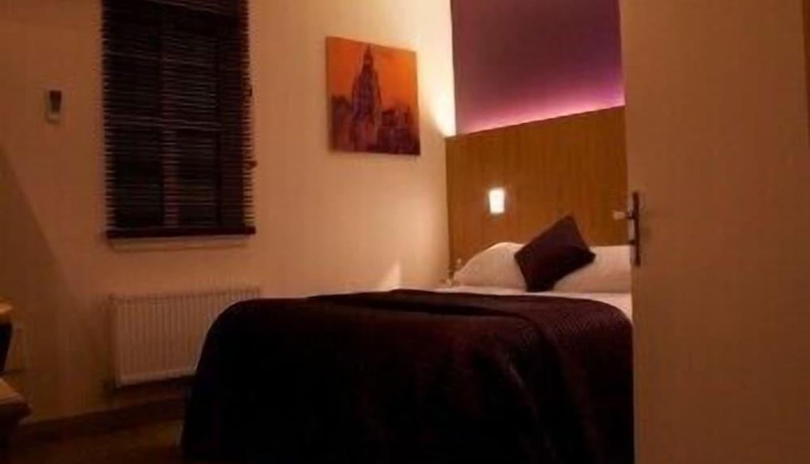 Apartment - Rooms at 1703