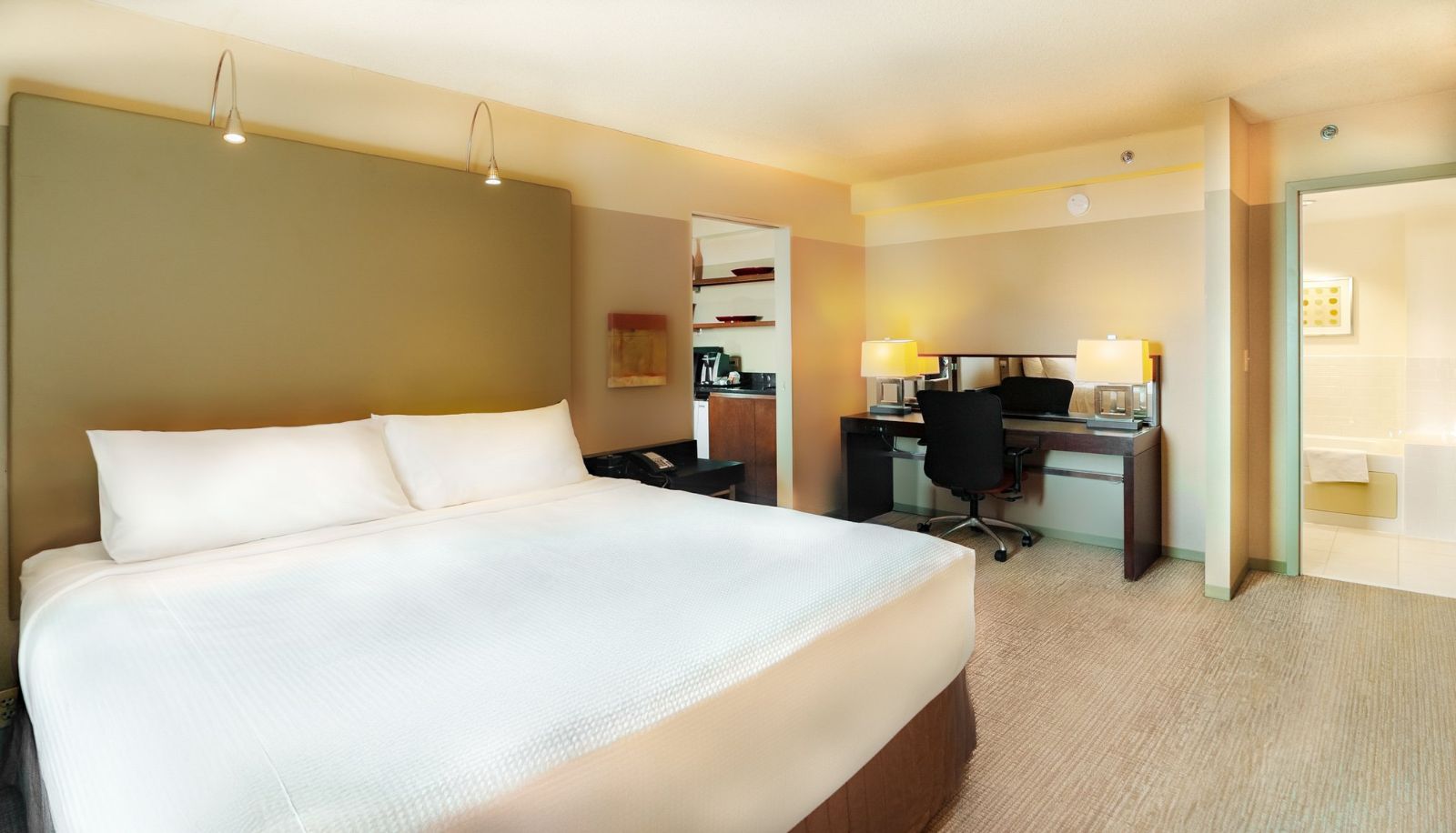 Zimmer - Crowne Plaza CHICAGO WEST LOOP by IHG