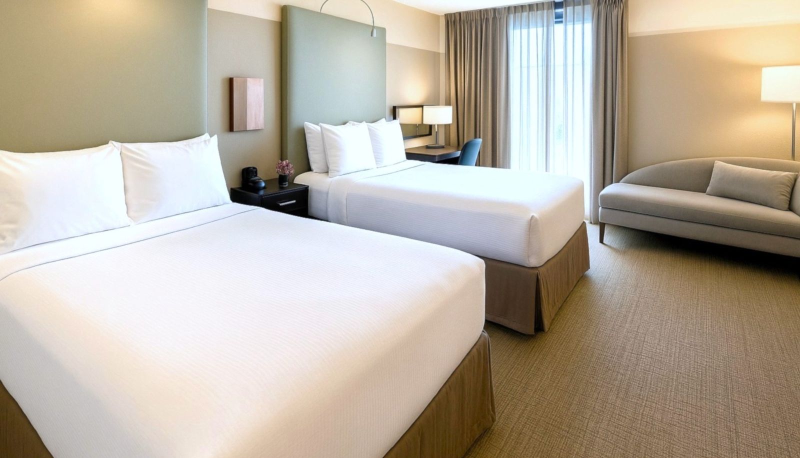 Zimmer - Crowne Plaza CHICAGO WEST LOOP by IHG
