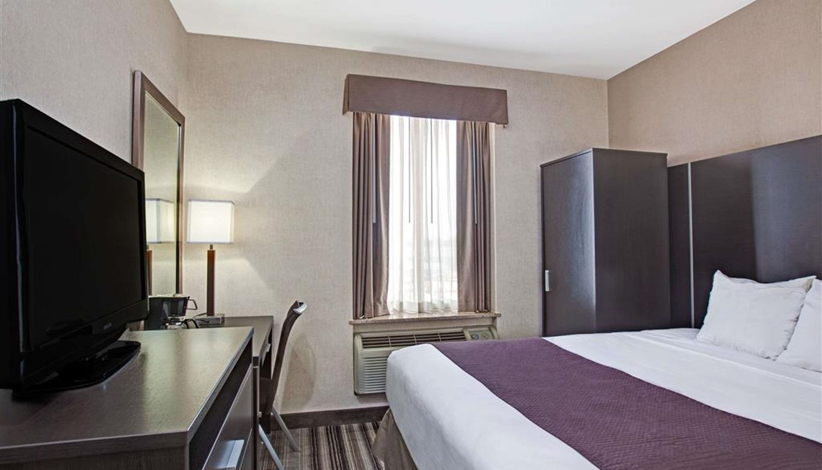 Zimmer - Days Inn by Wyndham Jamaica / JFK Airport