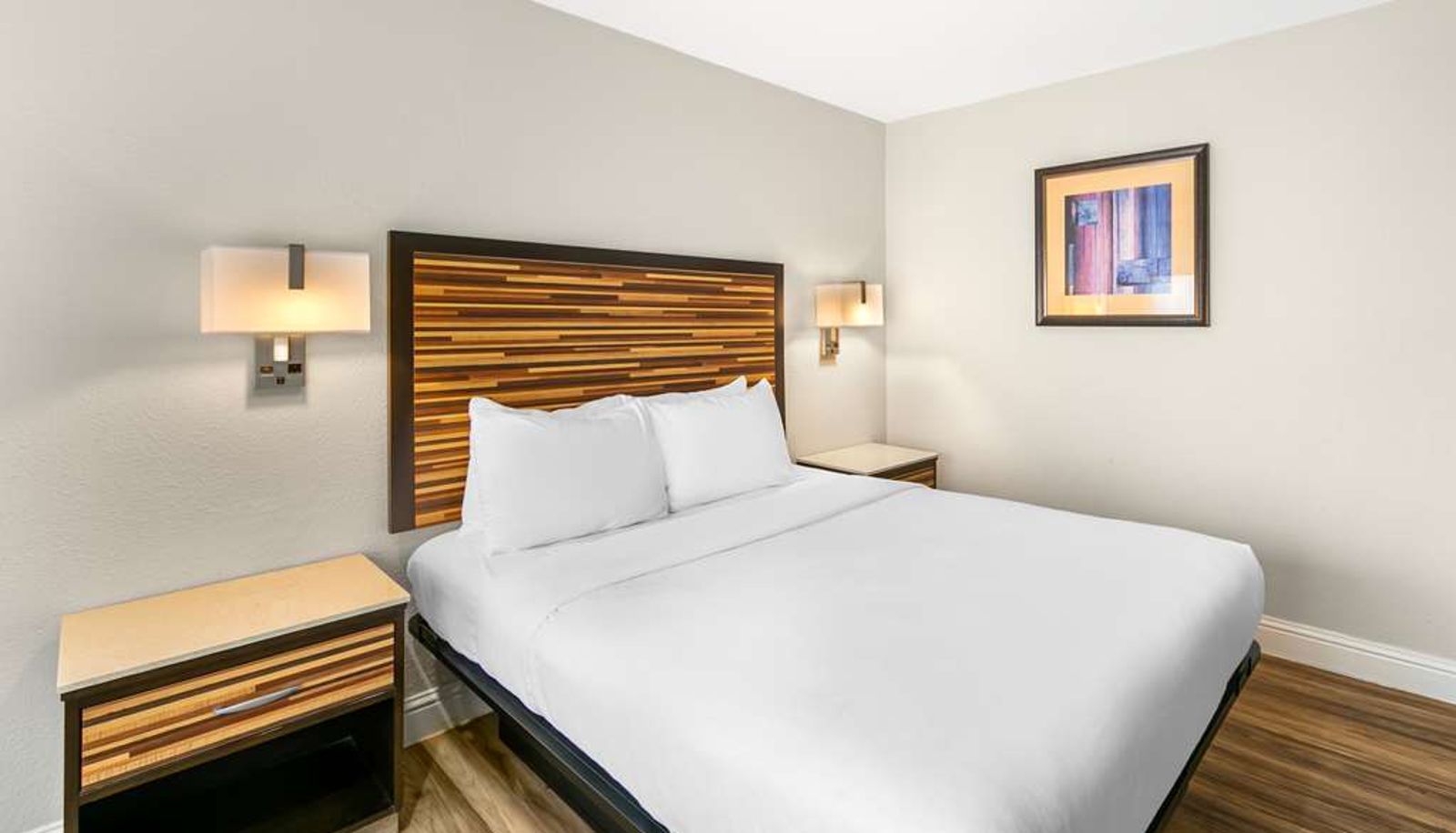 Camera - Quality Inn & Suites Sacramento Downtown Area