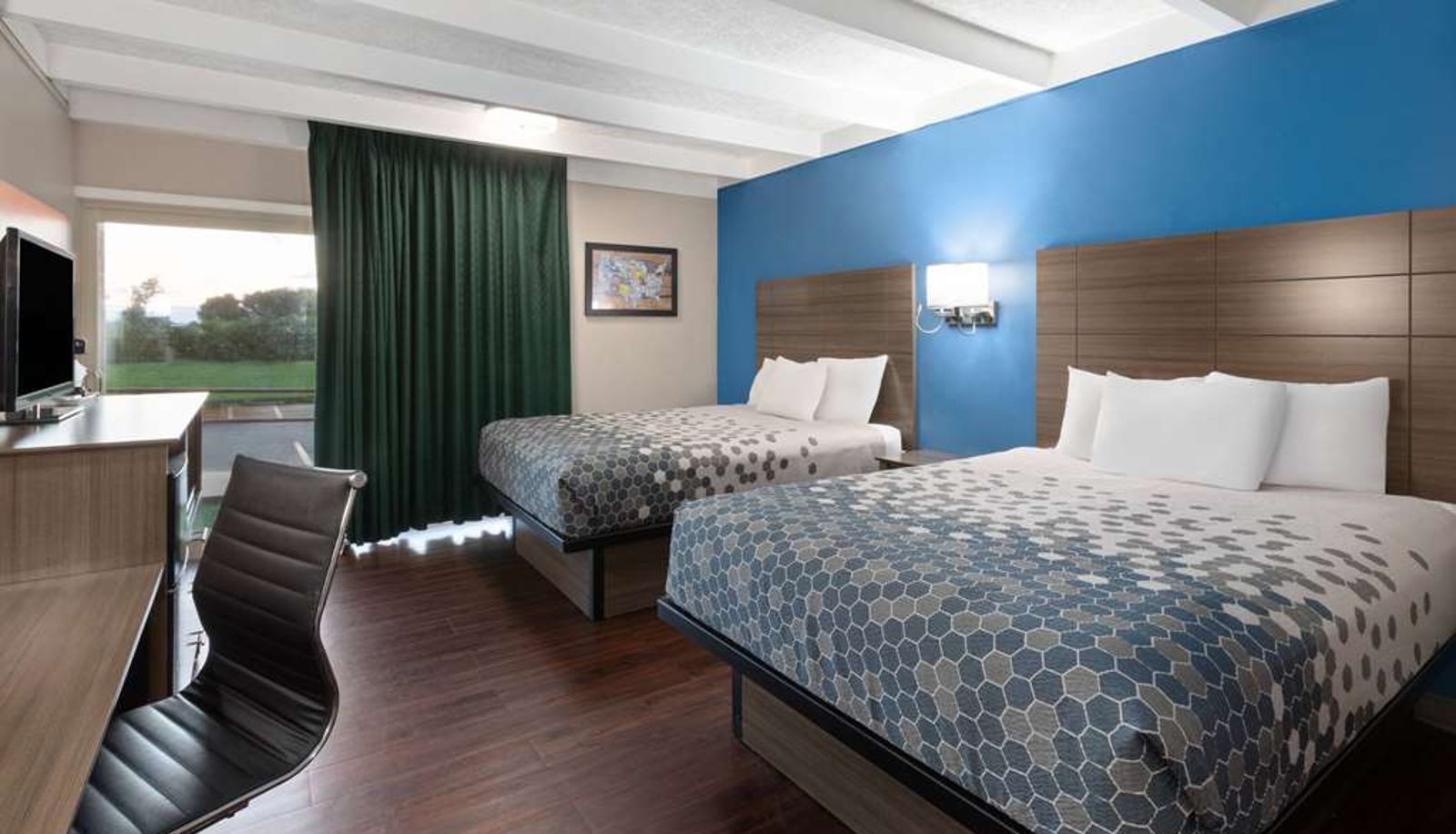 Room - Baymont by Wyndham Bay City
