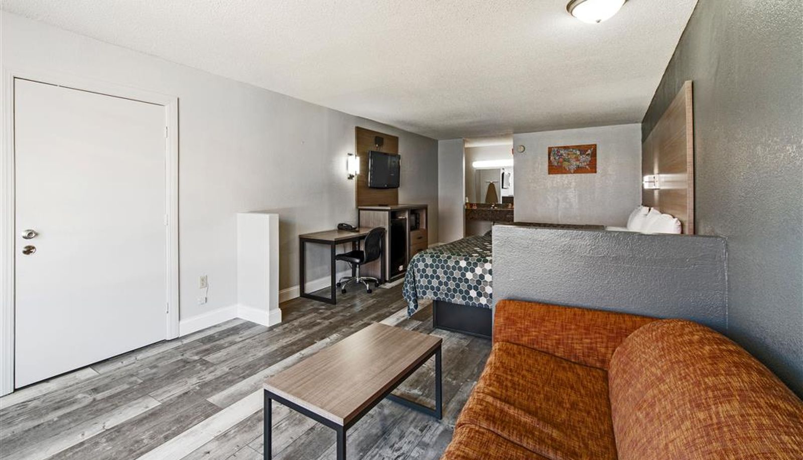 Room - Econo Lodge Inn & Suites Near Bricktown
