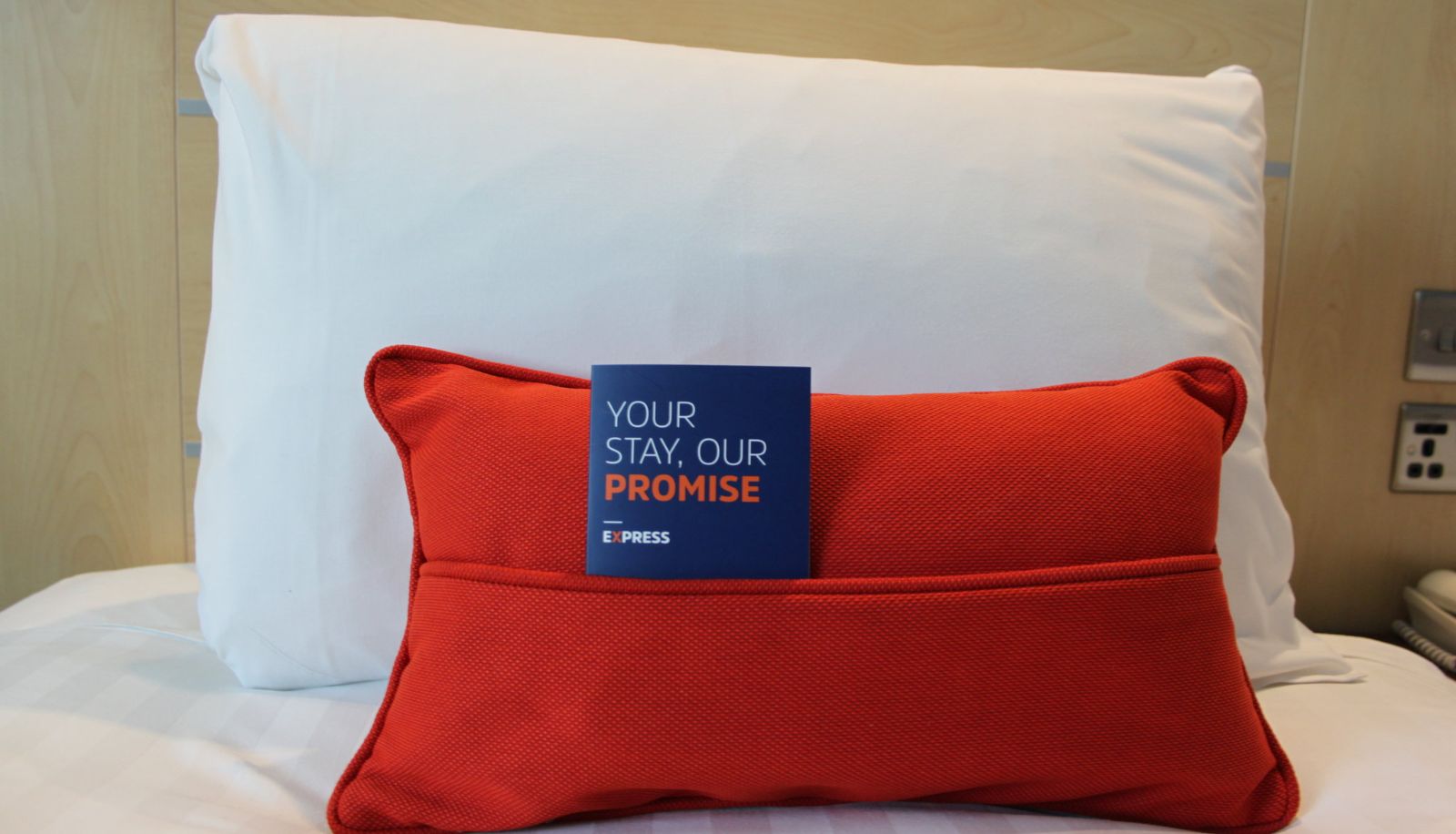Room - Holiday Inn Express CARDIFF AIRPORT by IHG