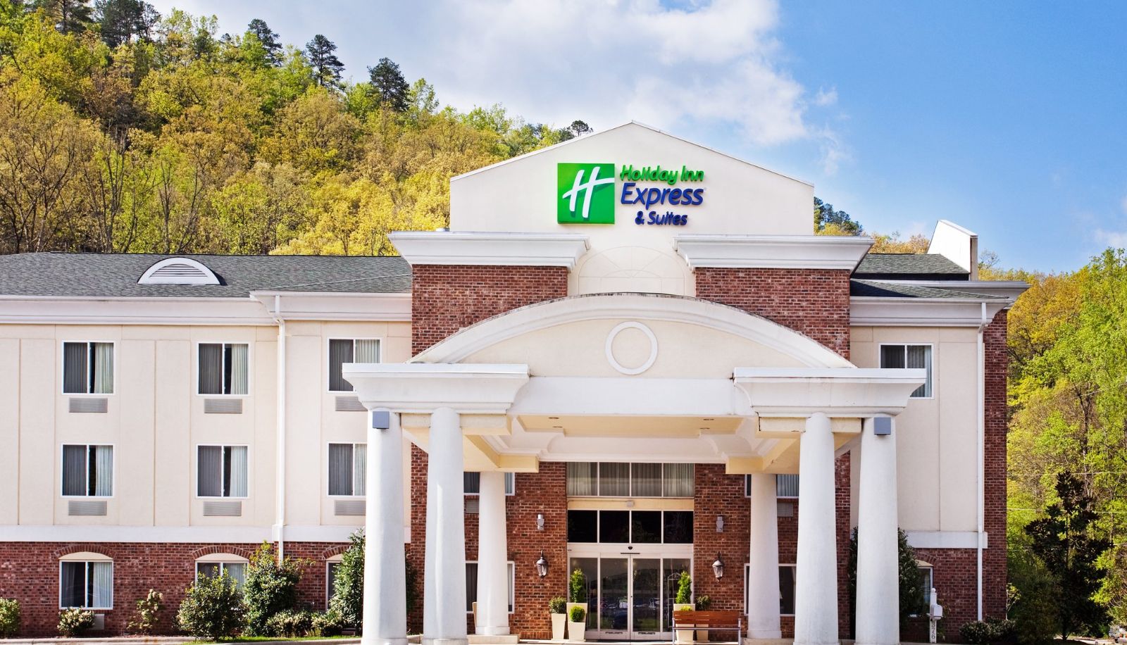 Info - Holiday Inn Express & Suites CHEROKEE/CASINO by IHG