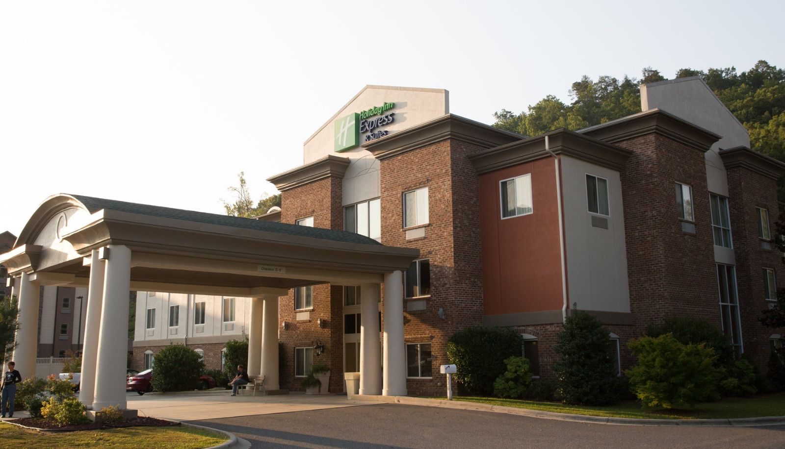 Info - Holiday Inn Express & Suites CHEROKEE/CASINO by IHG