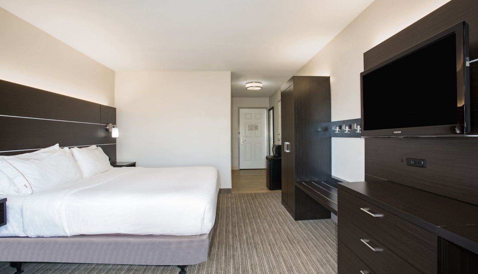 Room - Holiday Inn Express & Suites FT. COLLINS by IHG