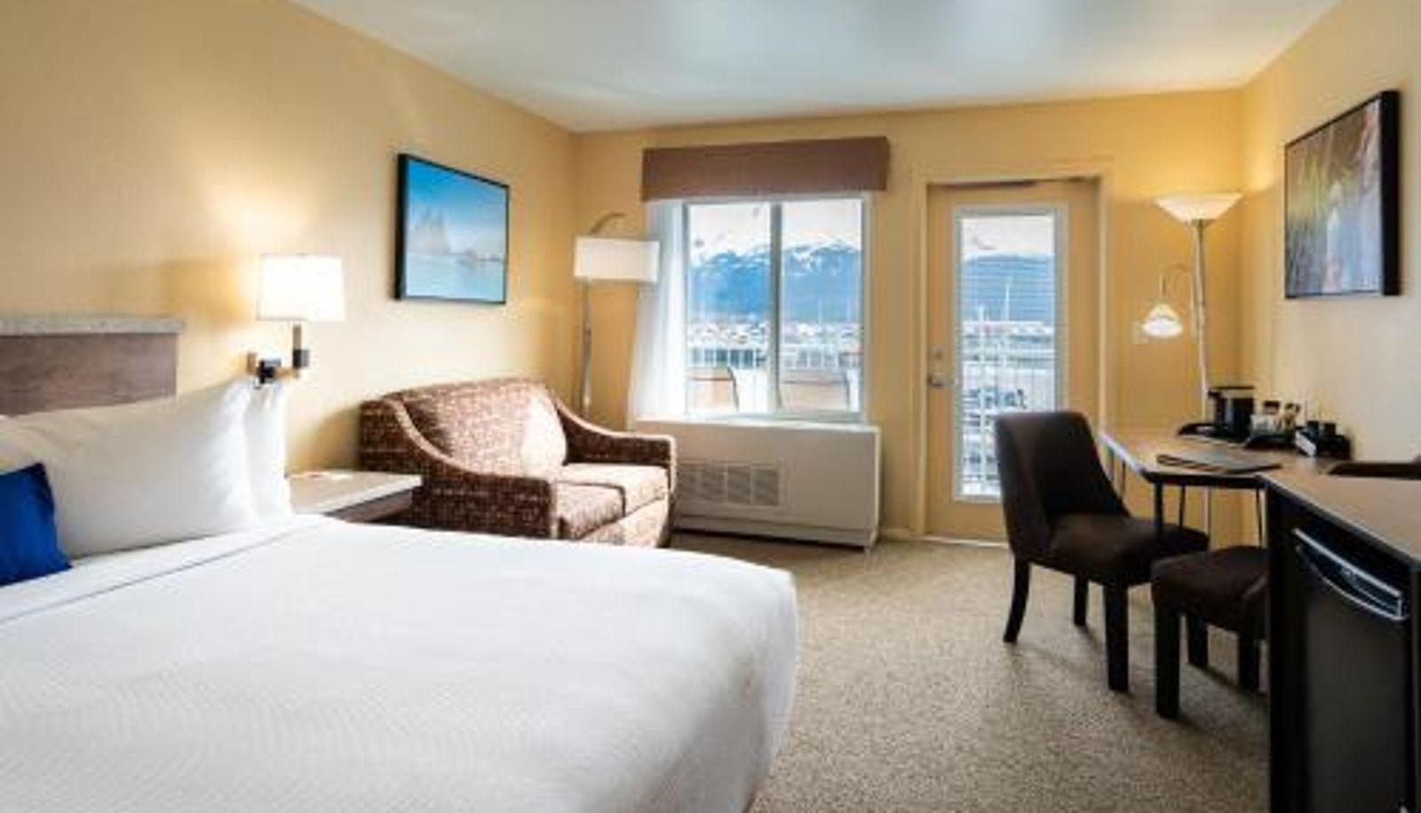 Room - Harbor 360 Hotel Seward