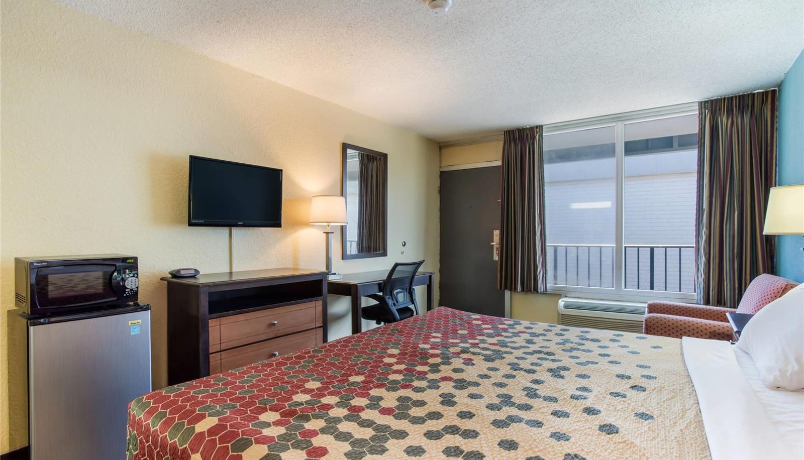 Kamer - Econo Lodge Gallatin - Metro Nashville