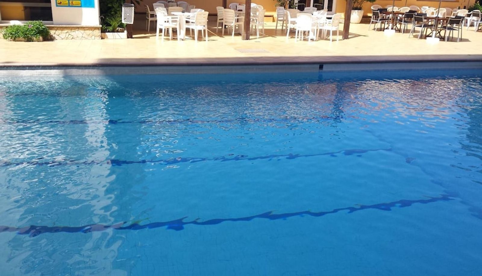 Basen - Hotel Sorrabona