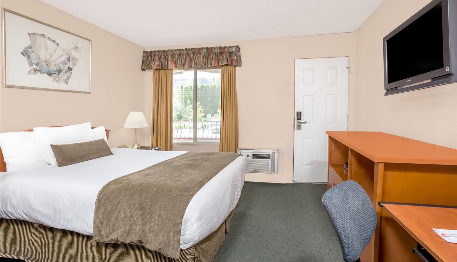 Kamer - Howard Johnson by Wyndham Downtown Kamloops