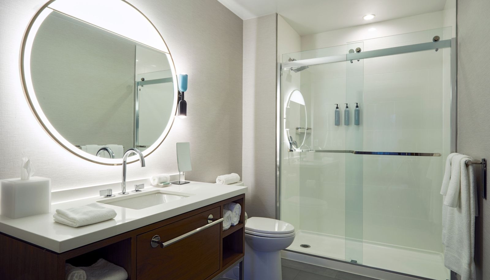 Room - Courtyard by Marriott Santa Barbara Downtown