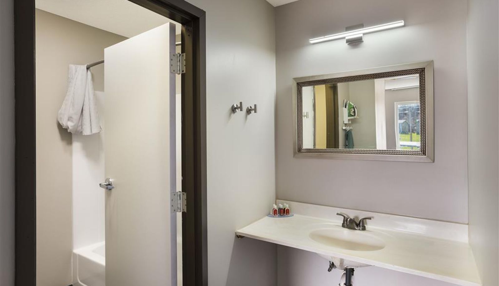Pokój - Econo Lodge Inn & Suites Canandaigua - Fingers Lake Area