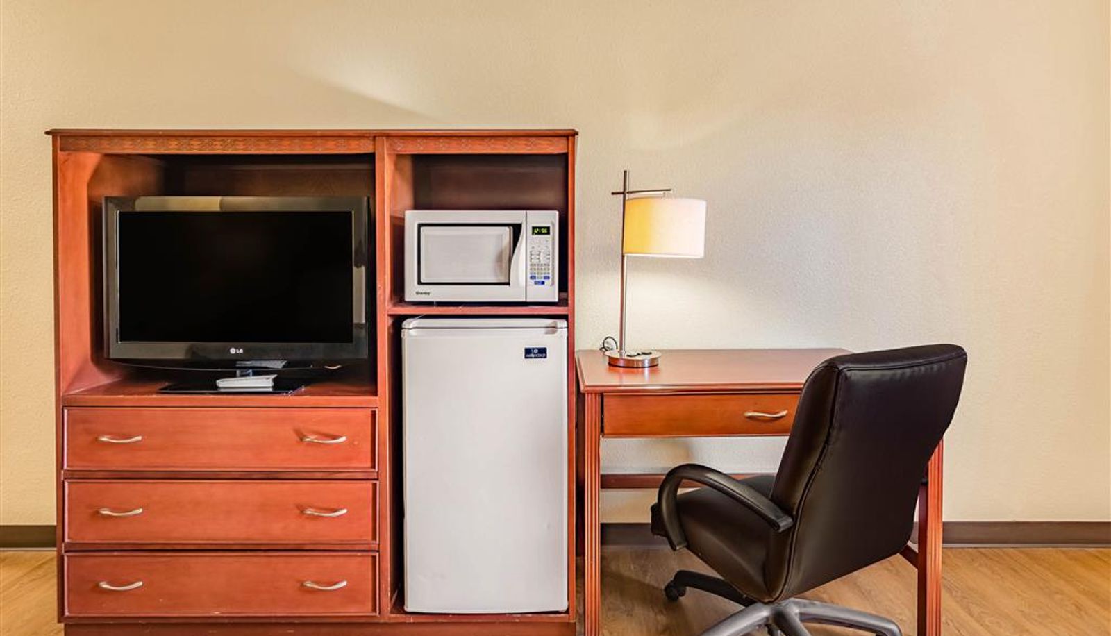 Zimmer - Econo Lodge Lexington Downtown near I-81